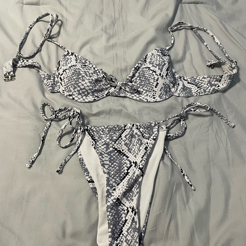 Shein Monochrome Bikini Set